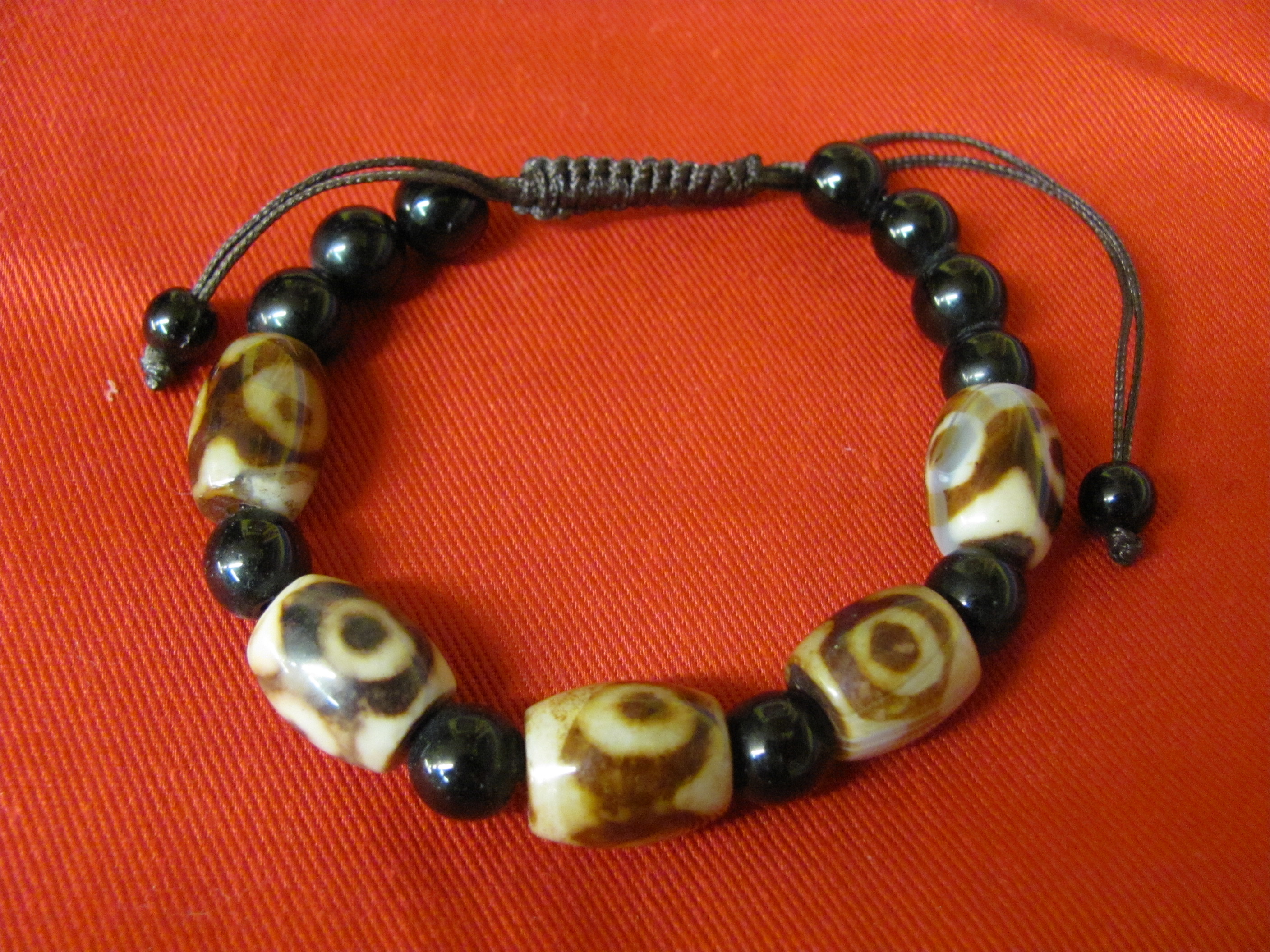 Tibetan Dzi Bead Bracelet - Little Moon Tibetan Gift Shop